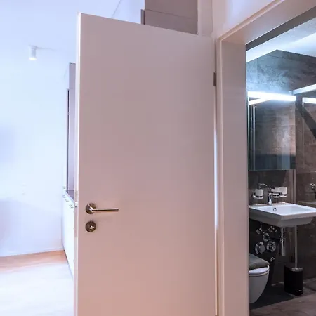 Hitrental Station Apartment Zurich