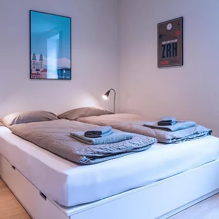 Hitrental Station Apartment *