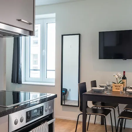 Apartment Hitrental Station *