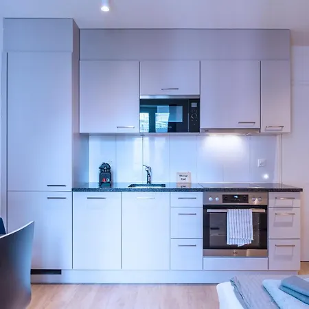Apartment Hitrental Station