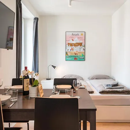 Hitrental Station Apartment