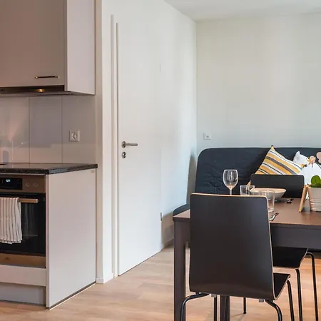 Hitrental Station Apartment