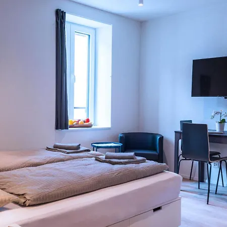 Hitrental Station Apartment *