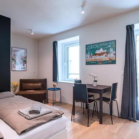 Hitrental Station Apartment *