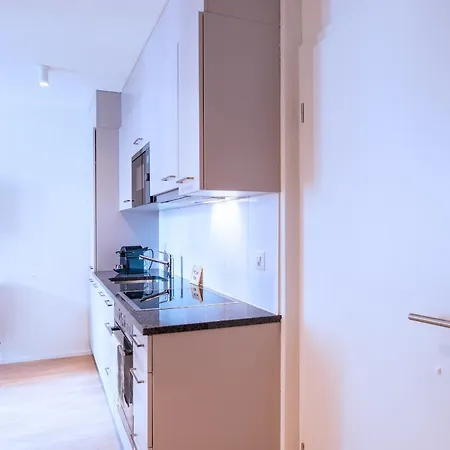 Apartment Hitrental Station *