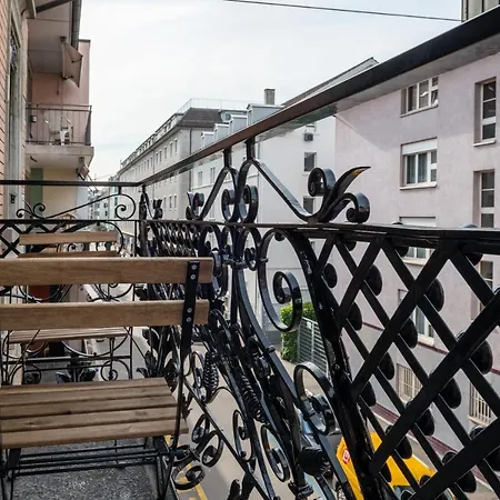 Апартаменты Hitrental Station *