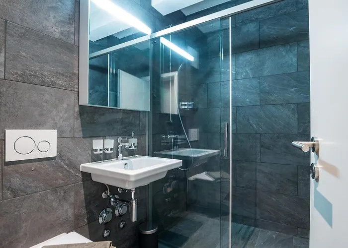 Hitrental Station Апартаменты *