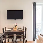 Апартаменты Hitrental Station *