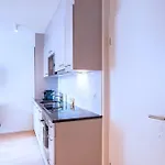 Hitrental Station Апартаменты