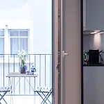 Апартаменты Hitrental Station *
