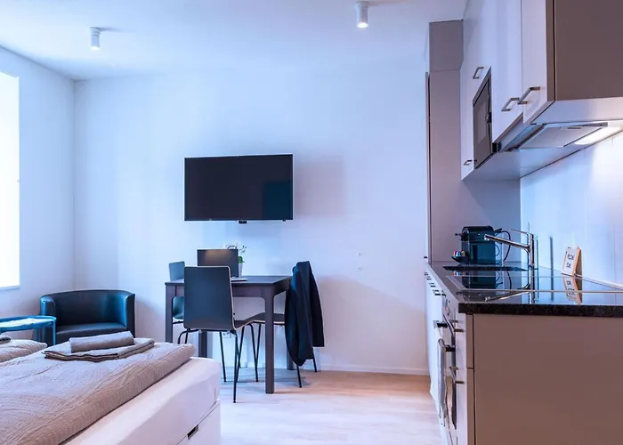 Апартаменти Hitrental Station *