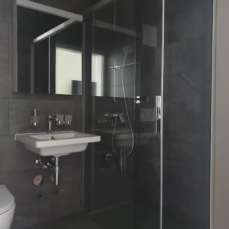 Апартаменти Hitrental Station *